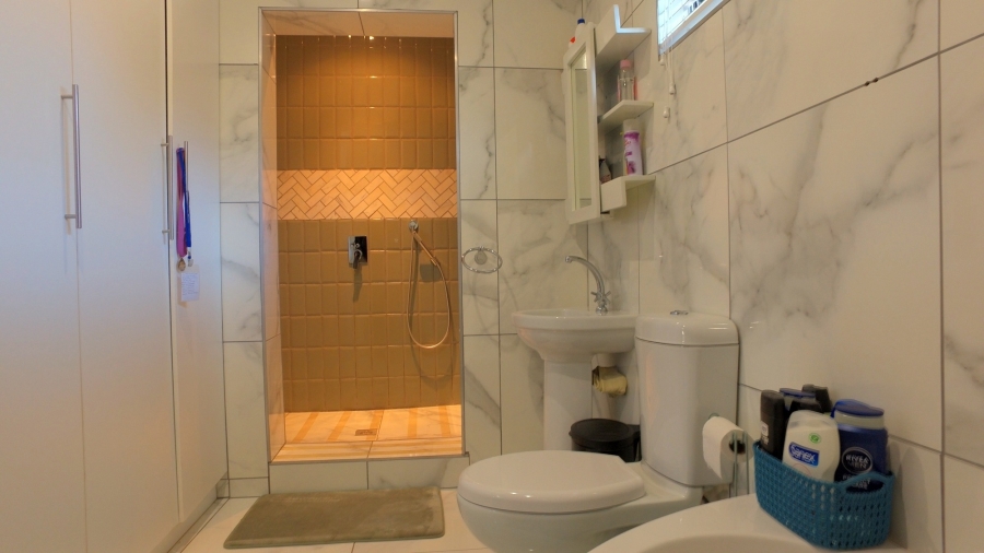 4 Bedroom Property for Sale in Bodorp North West
